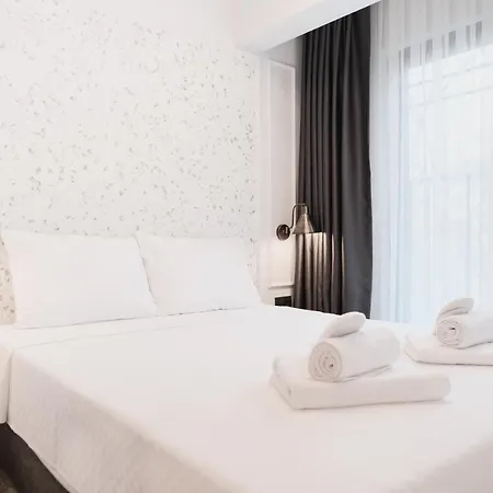 Persona Galata Κωνσταντινούπολη